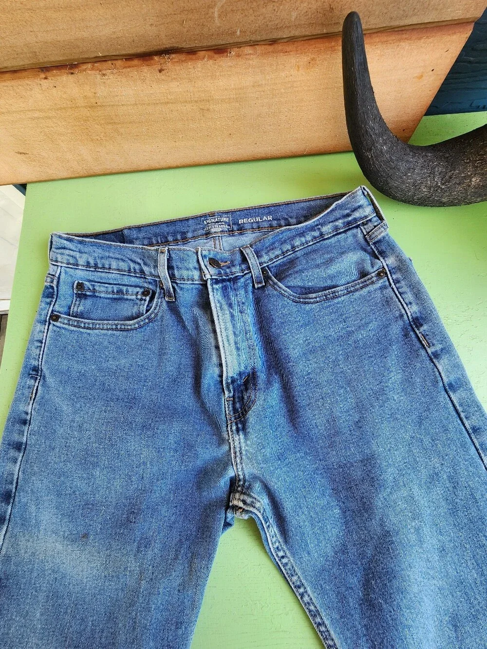 Signature by Levi Strauss Men’s Reg Fit Jeans Medium Wash Straight Leg 34 x 32